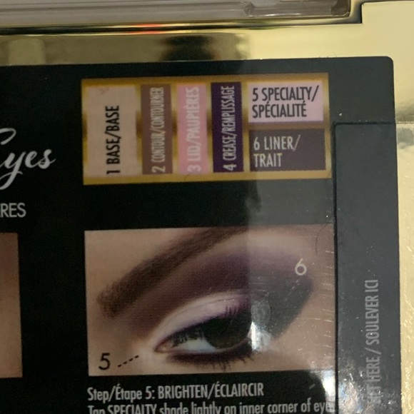 Eyeshadow, eyelashes and lipstick - Picture 9 of 10